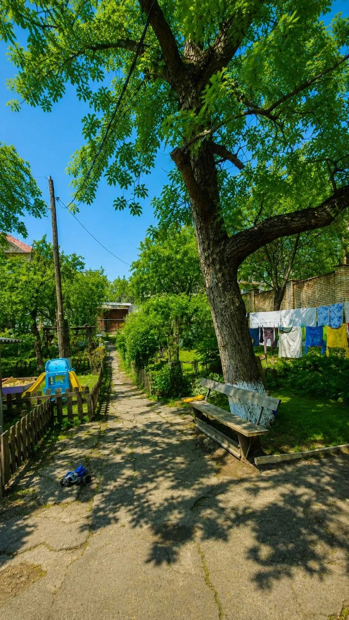 Продаж земельної ділянки у центрі Києва, Печерськ, між м. Зв