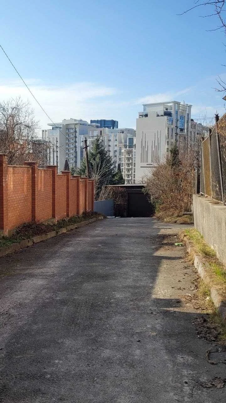 Продаж земельної ділянки у центрі Києва, Печерськ, між м. Зв