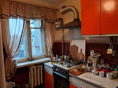 Продам 1 ком. квартиру Комарова/ Ген. Петрова