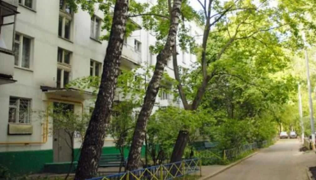 Продам 1 ком. квартиру Комарова/ Ген. Петрова
