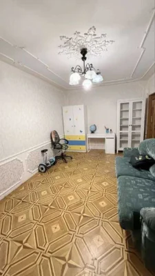 3к 70 м² на Корольова біля ринку Південний, кухня 14 м², єВі