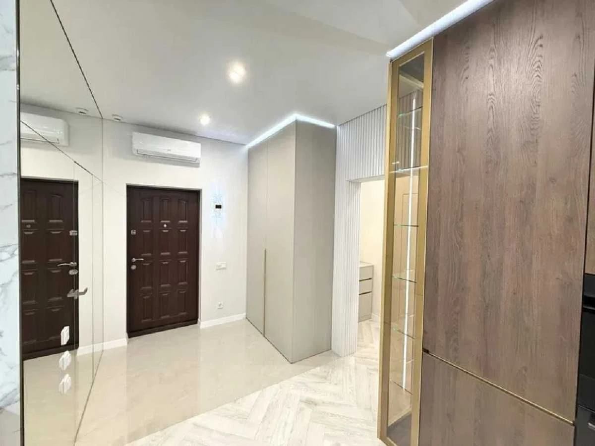 Продам 2 комнатную квартиру, новый дом, жк 63-я Жемчужина, у