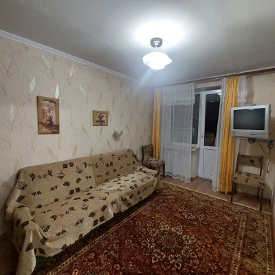Продам 2х кімнатну квартиру  на середньому поверсі Таірова