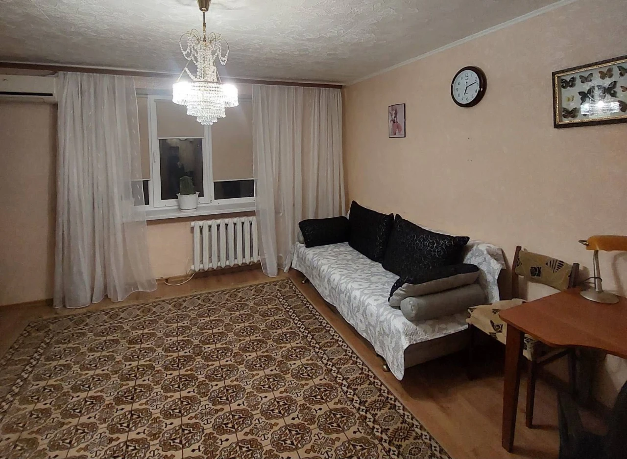Продам 2х кімнатну квартиру  на середньому поверсі Таірова