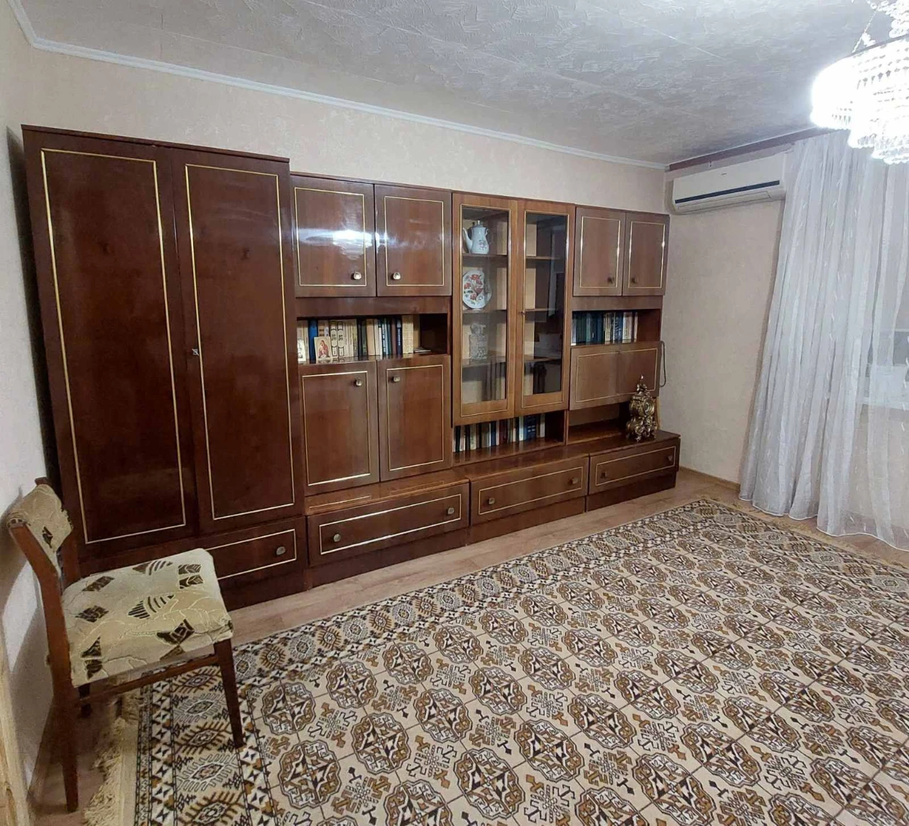 Продам 2х кімнатну квартиру  на середньому поверсі Таірова