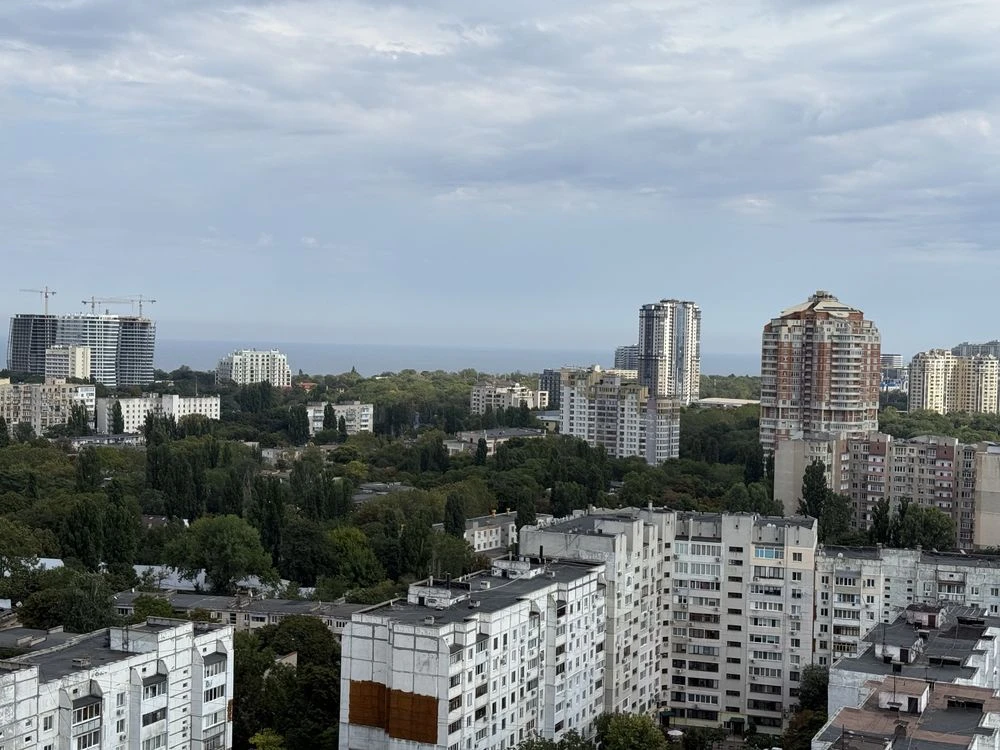 Продажа квартиры в ЖК «4 сезона» — панорамный вид на город и