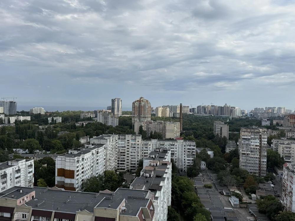 Продажа квартиры в ЖК «4 сезона» — панорамный вид на город и