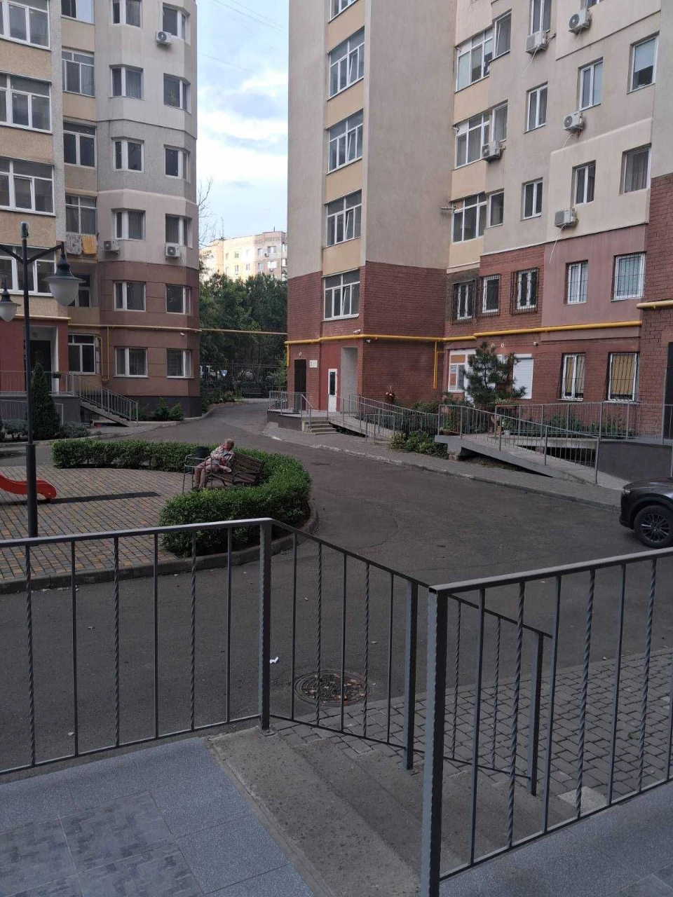 Продажа 1 кім кв в ЖК Промінь на Евгена Чекаленка/бар Привал