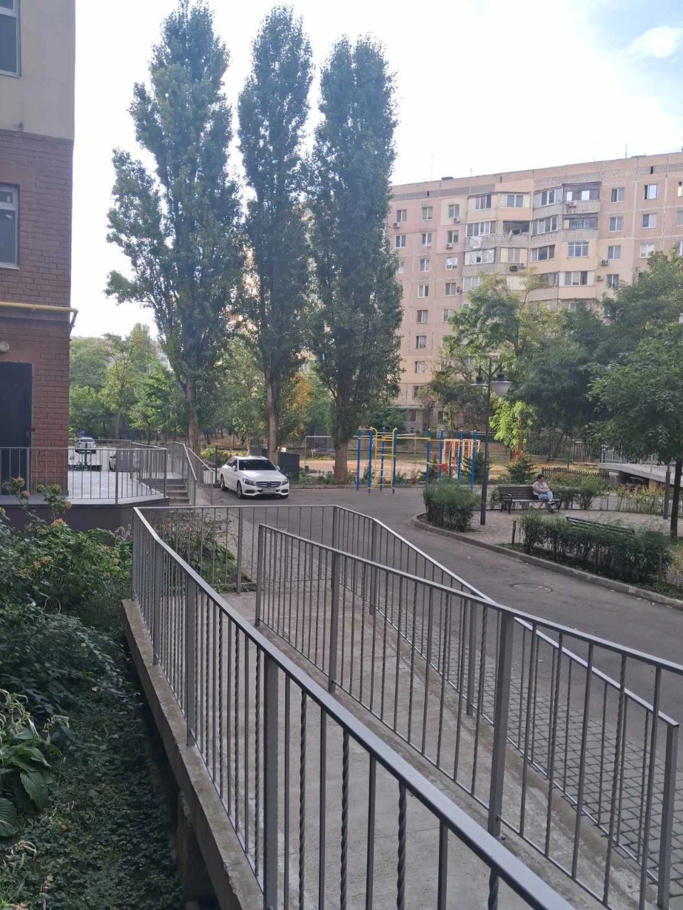 Продажа 1 кім кв в ЖК Промінь на Евгена Чекаленка/бар Привал