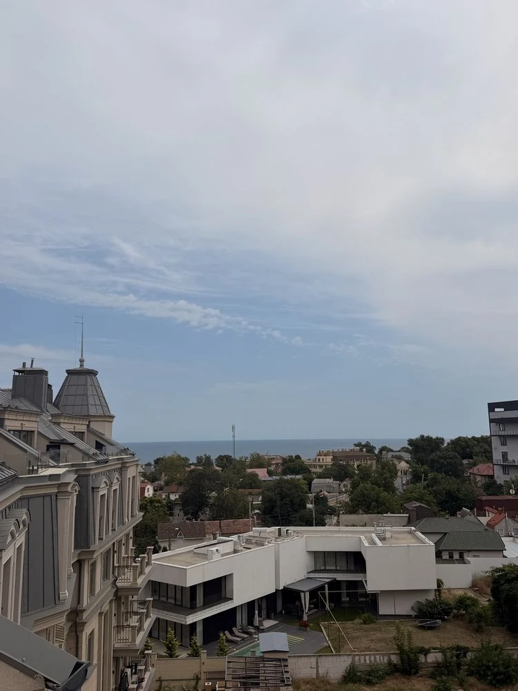 Трехкомнатная квартира / пентхаус с видом на море в клубном