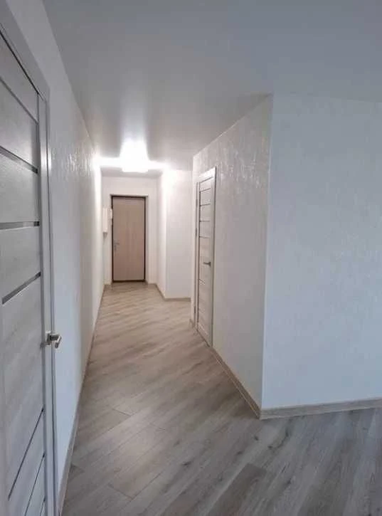 Продам 3-ком. квартиру, Кирпич, Газ.  Ак. Глушко / Королева,