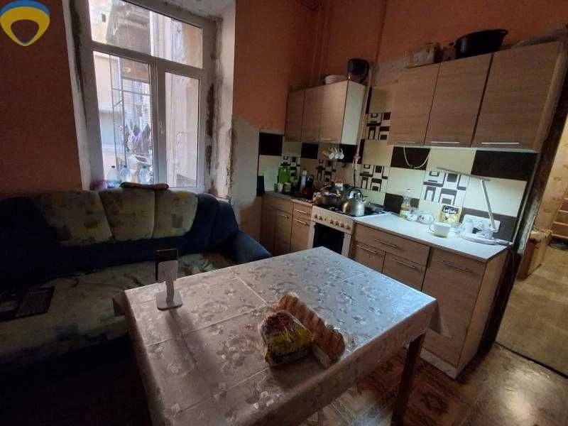 Продам 3-х комн. двухстороннюю квартиру на ул. Заславского в