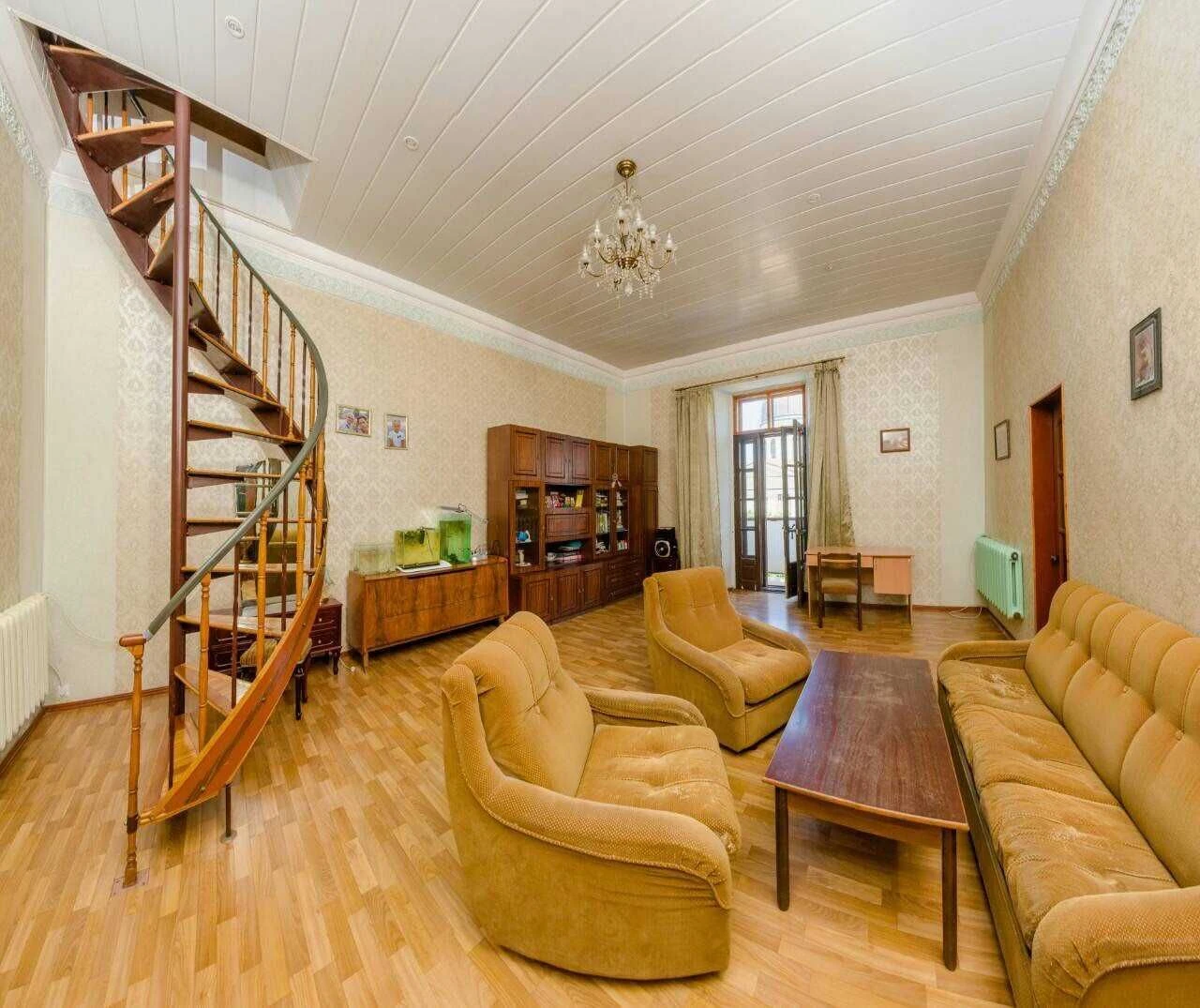 ЕКСКЛЮЗИВ у серці Одеси! Дворівнева 8-к квартира біля Дериба