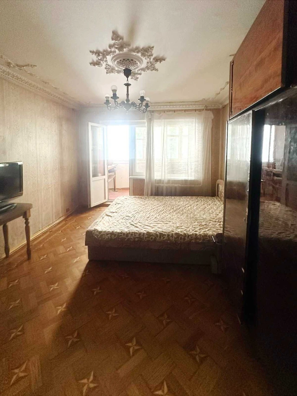 3- комнатная квартира в Центре Таирова Хороший этаж   Отличн