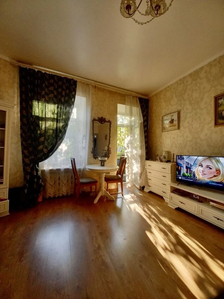 Продам 3 - ком квартиру Новий Ринок