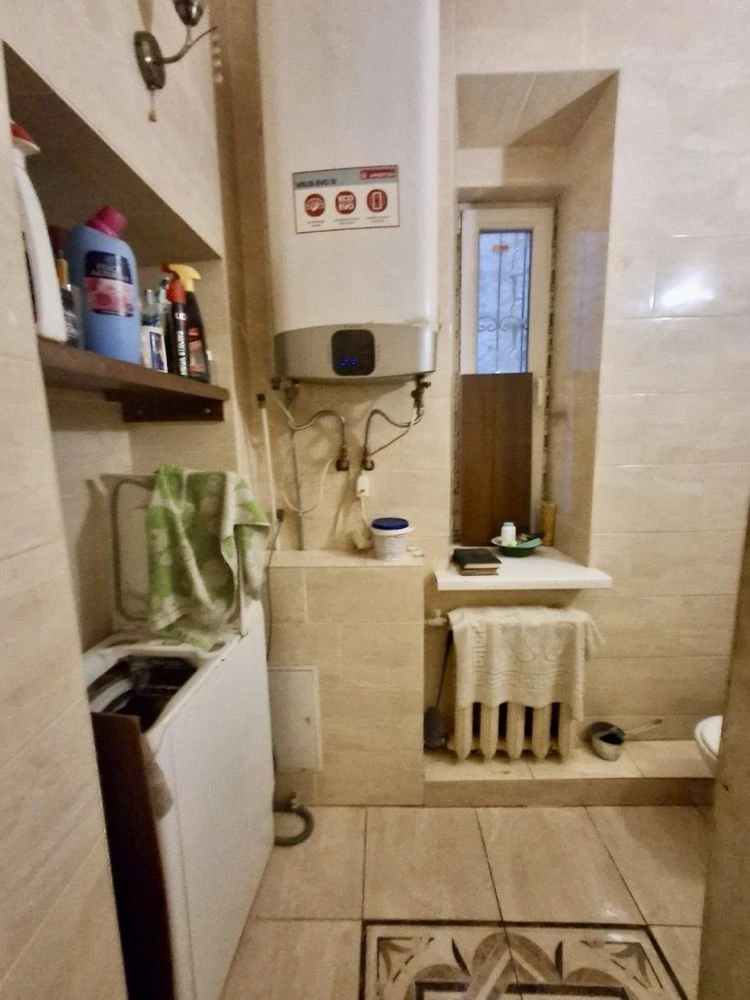 Продам 3 - ком квартиру Новий Ринок