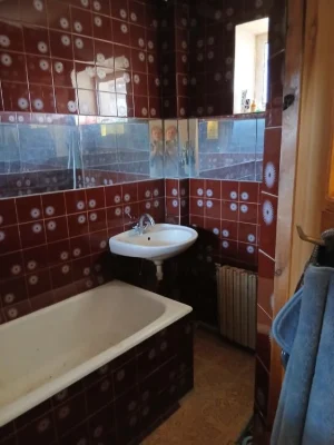 Продам будинок з ремонтом  ( неподалік річка) .