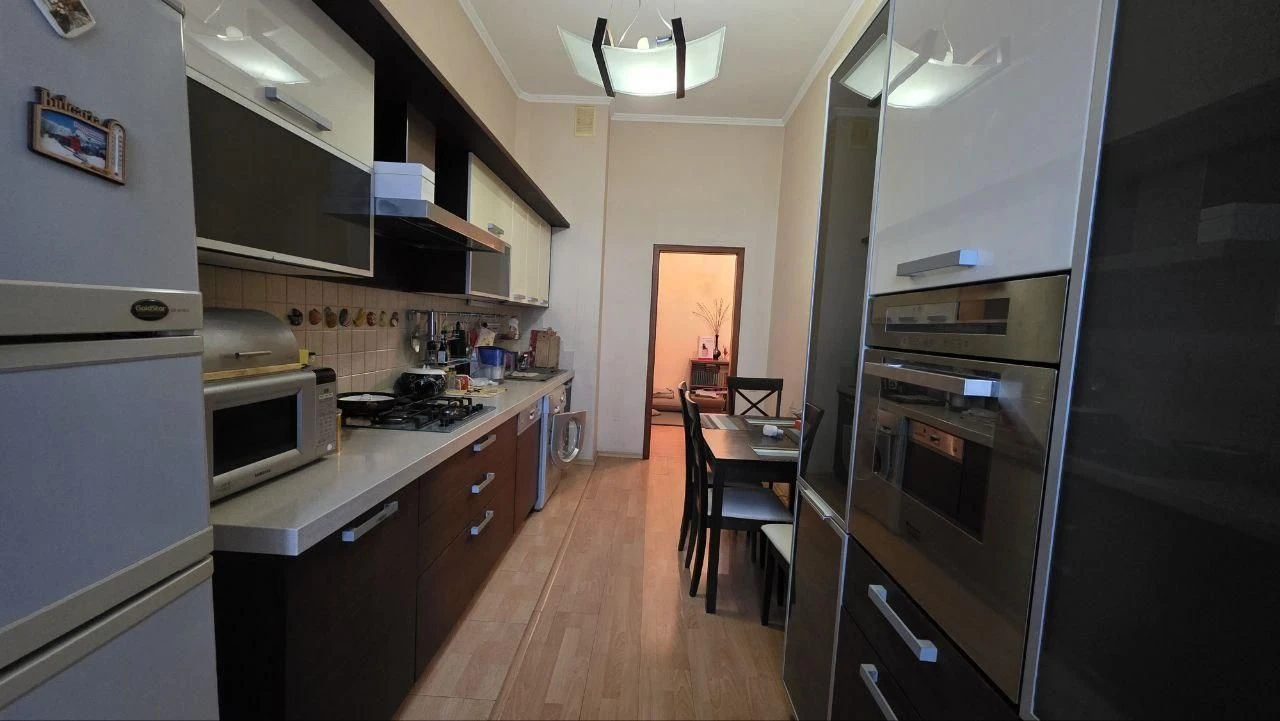 Продам 3 кім. квартиру сталінка вул.Бреуса, Черемушки (347-3