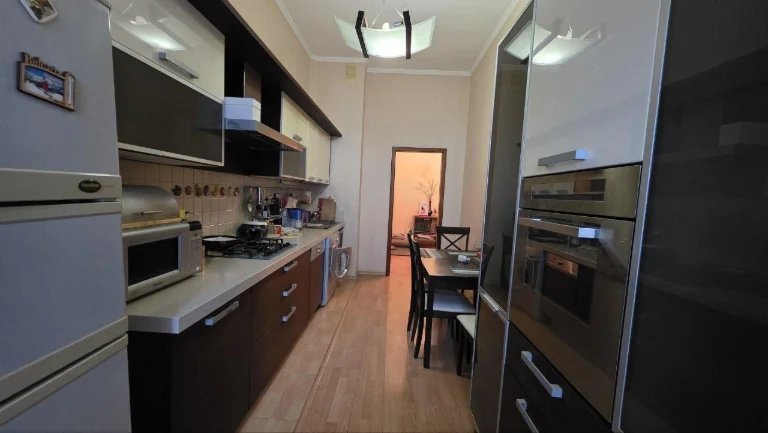 Продам 3 кім. квартиру сталінка вул.Бреуса, Черемушки (347-3