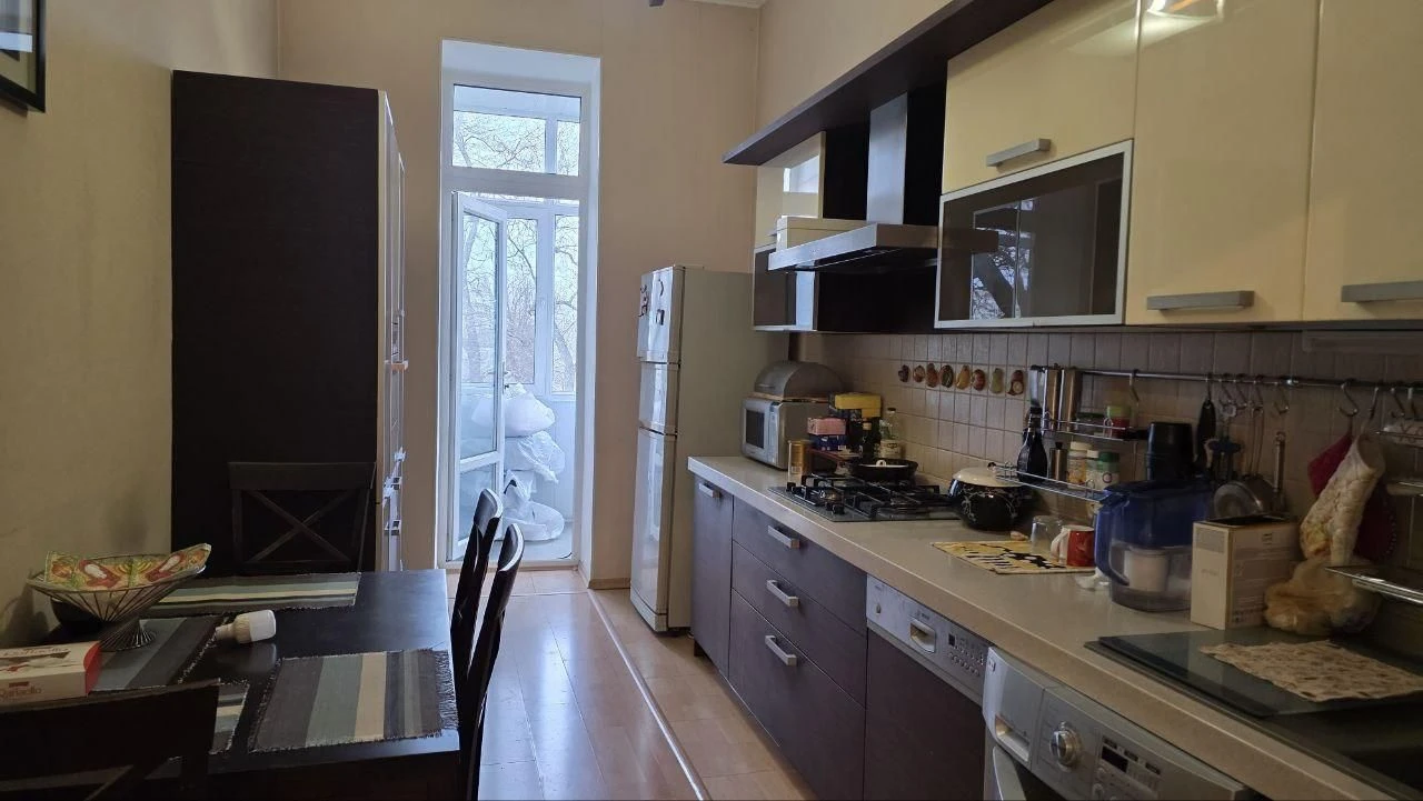 Продам 3 кім. квартиру сталінка вул.Бреуса, Черемушки (347-3