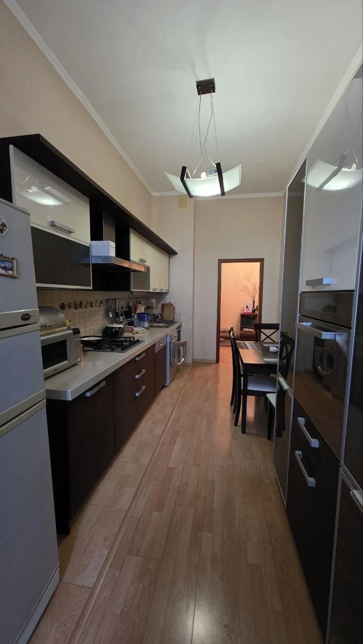 Продам 3 кім. квартиру сталінка вул.Бреуса, Черемушки (347-3