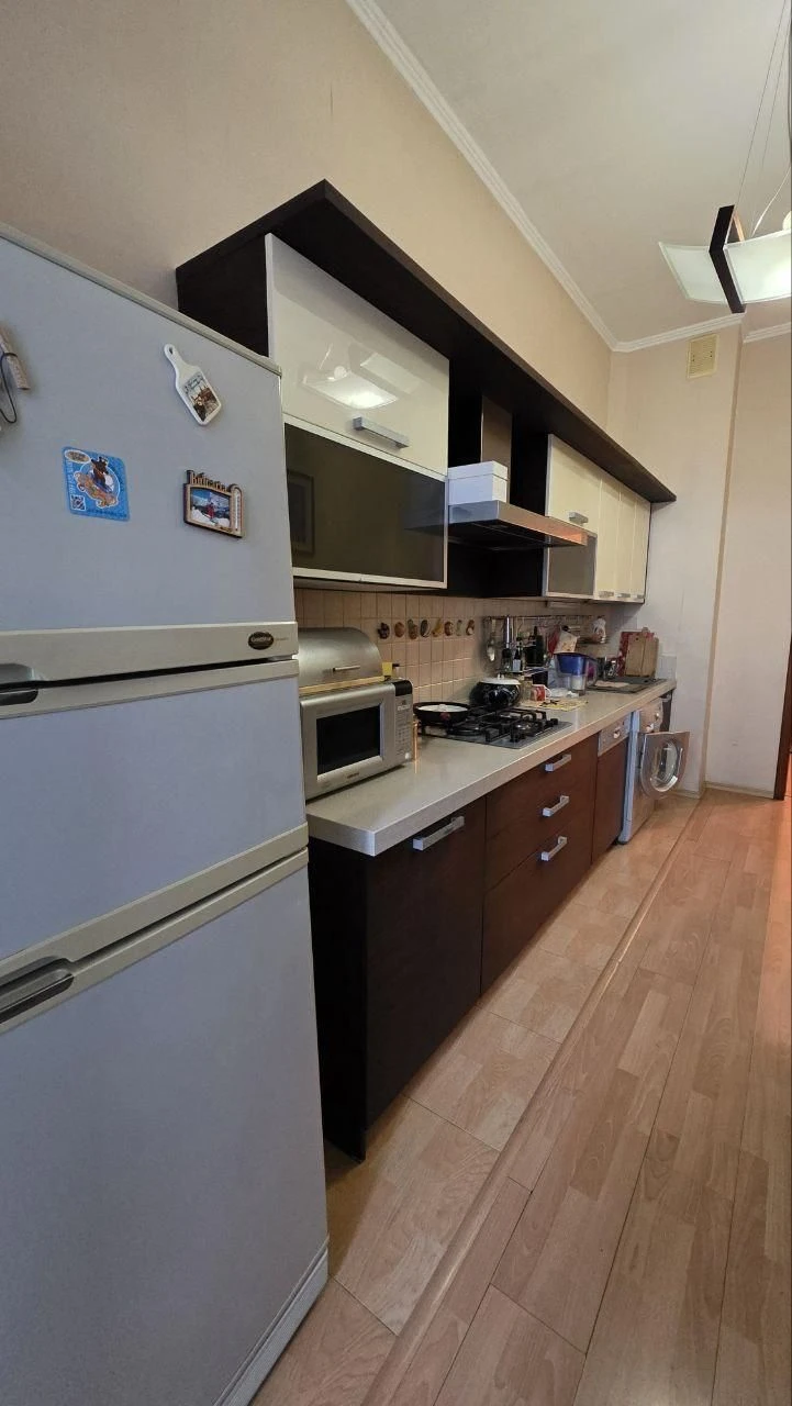 Продам 3 кім. квартиру сталінка вул.Бреуса, Черемушки (347-3