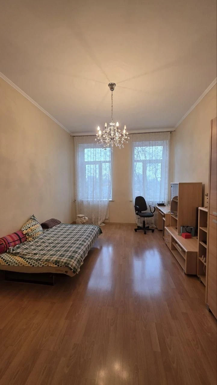 Продам 3 кім. квартиру сталінка вул.Бреуса, Черемушки (347-3