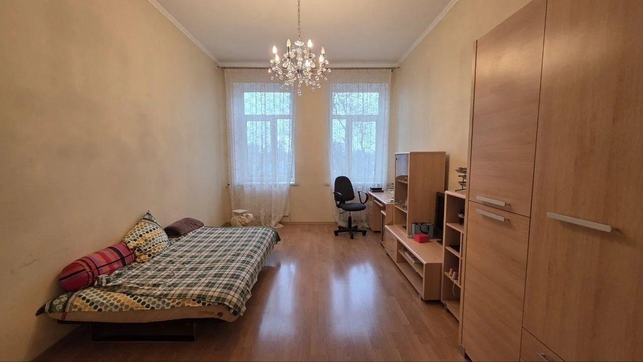 Продам 3 кім. квартиру сталінка вул.Бреуса, Черемушки (347-3
