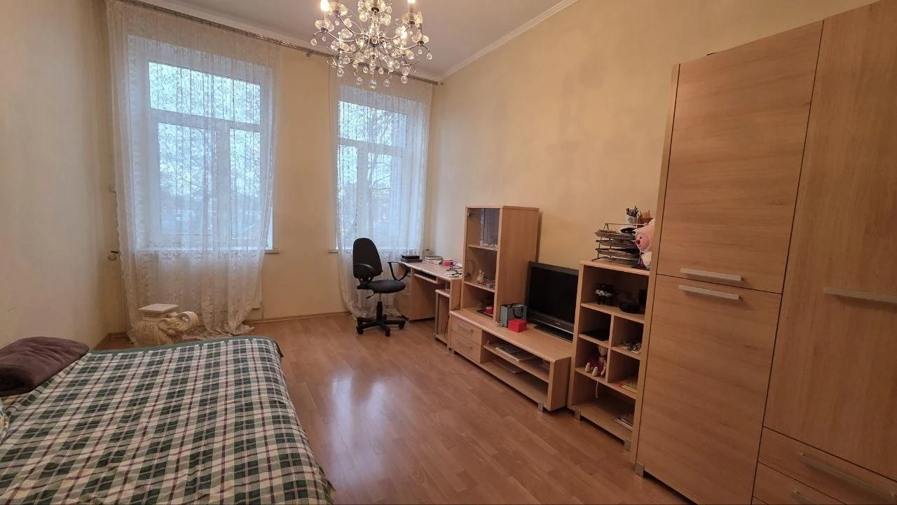 Продам 3 кім. квартиру сталінка вул.Бреуса, Черемушки (347-3