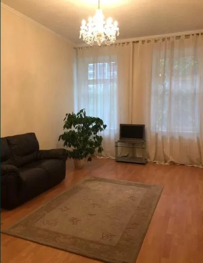 Продам 3 кім. квартиру сталінка вул.Бреуса, Черемушки (347-3
