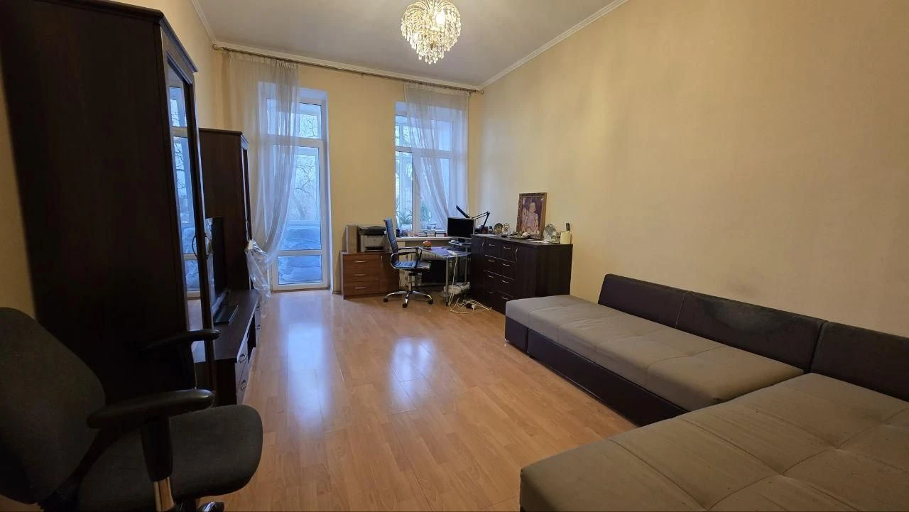 Продам 3 кім. квартиру сталінка вул.Бреуса, Черемушки (347-3