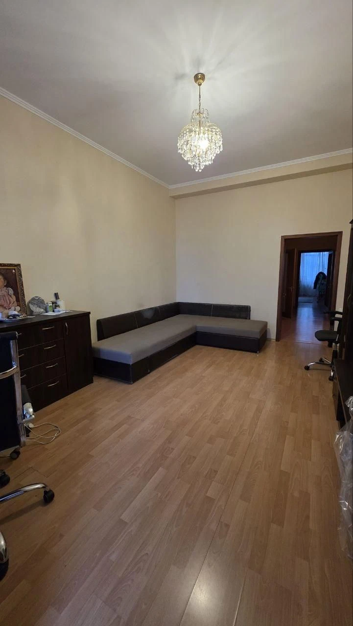 Продам 3 кім. квартиру сталінка вул.Бреуса, Черемушки (347-3