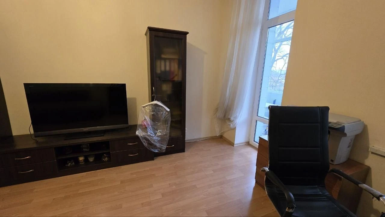 Продам 3 кім. квартиру сталінка вул.Бреуса, Черемушки (347-3