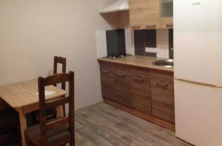 Продаж 2-кімнатної квартири в ЖК «Золоті Стовпи», 36 м²