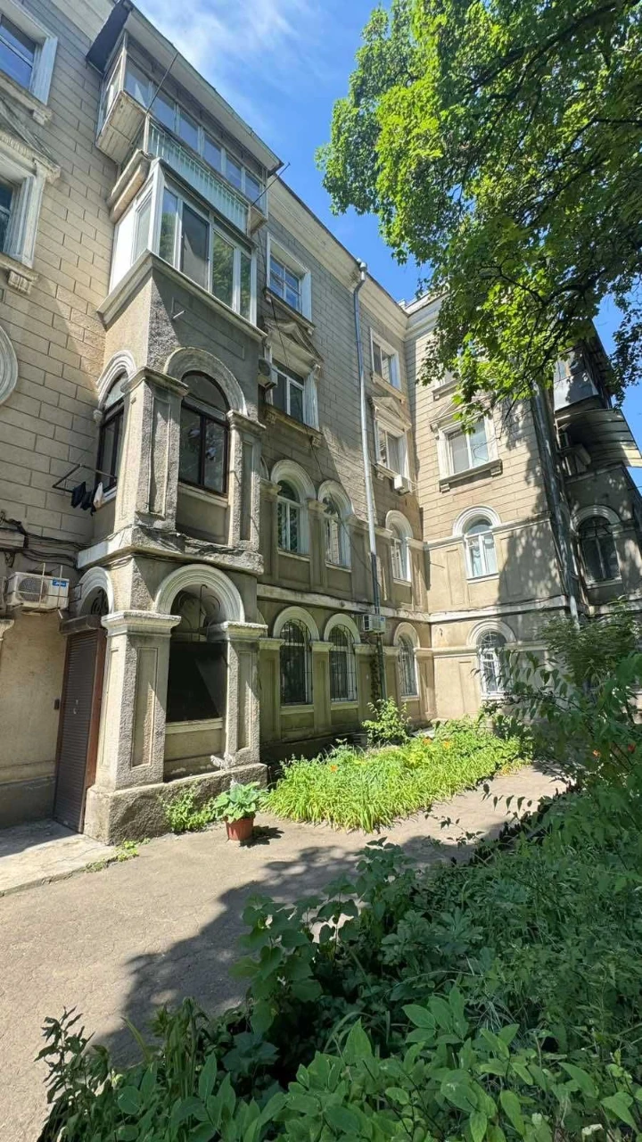 Продам 3 кімнатну квартиру на Французькому бульварі
