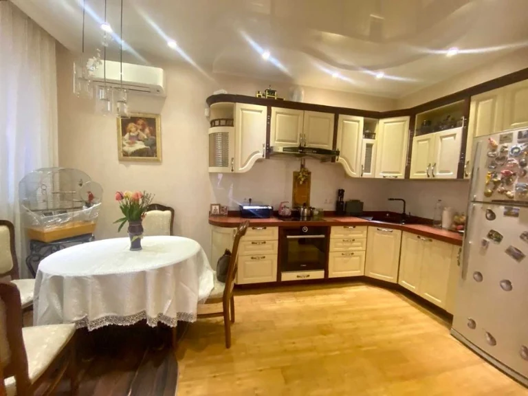 2-storey house for sale on Adm. Lazareva St.
