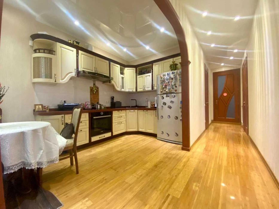 2-storey house for sale on Adm. Lazareva St.