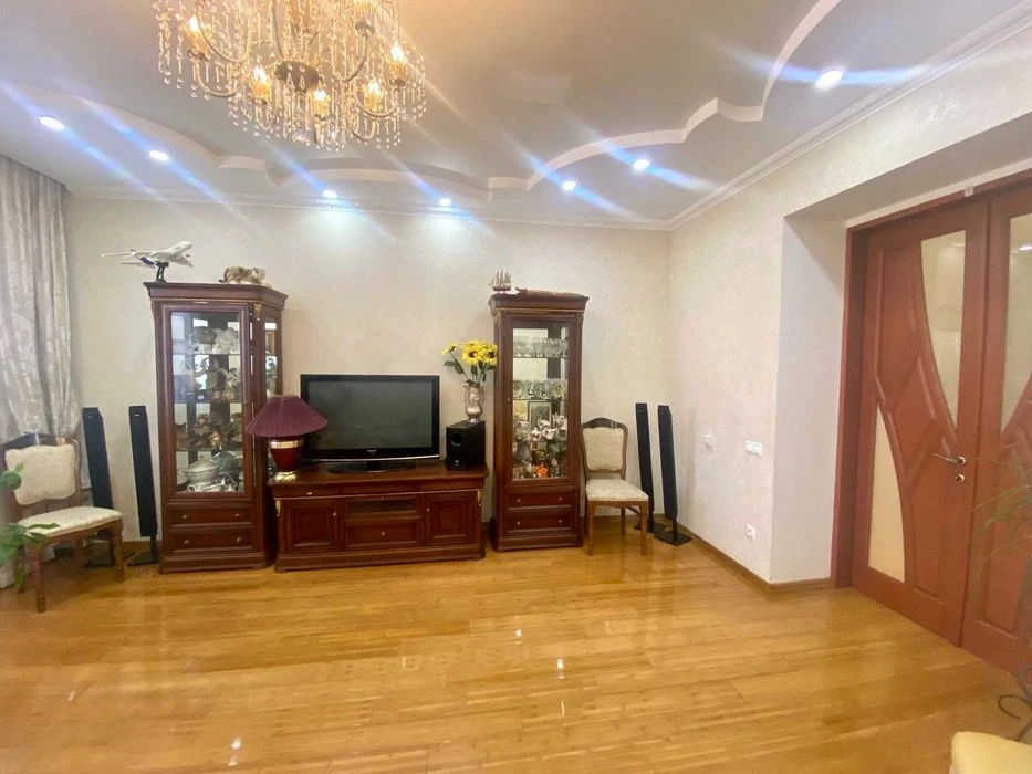 2-storey house for sale on Adm. Lazareva St.