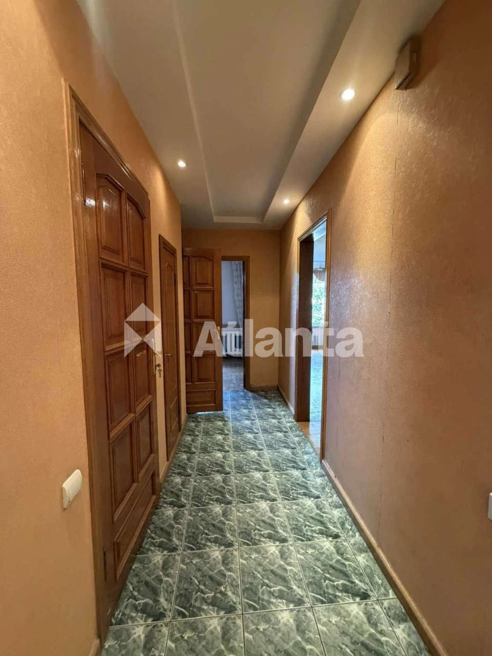 В продаже 4-комнатная  квартира с 3-мя санузлами  110 м² на