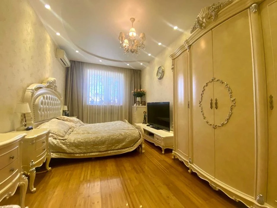 2-storey house for sale on Adm. Lazareva St.