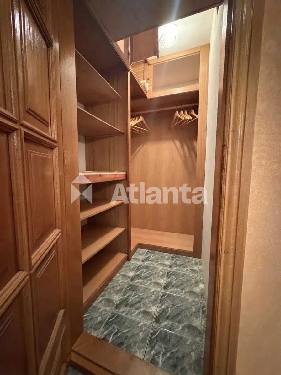 В продаже 4-комнатная  квартира с 3-мя санузлами  110 м² на