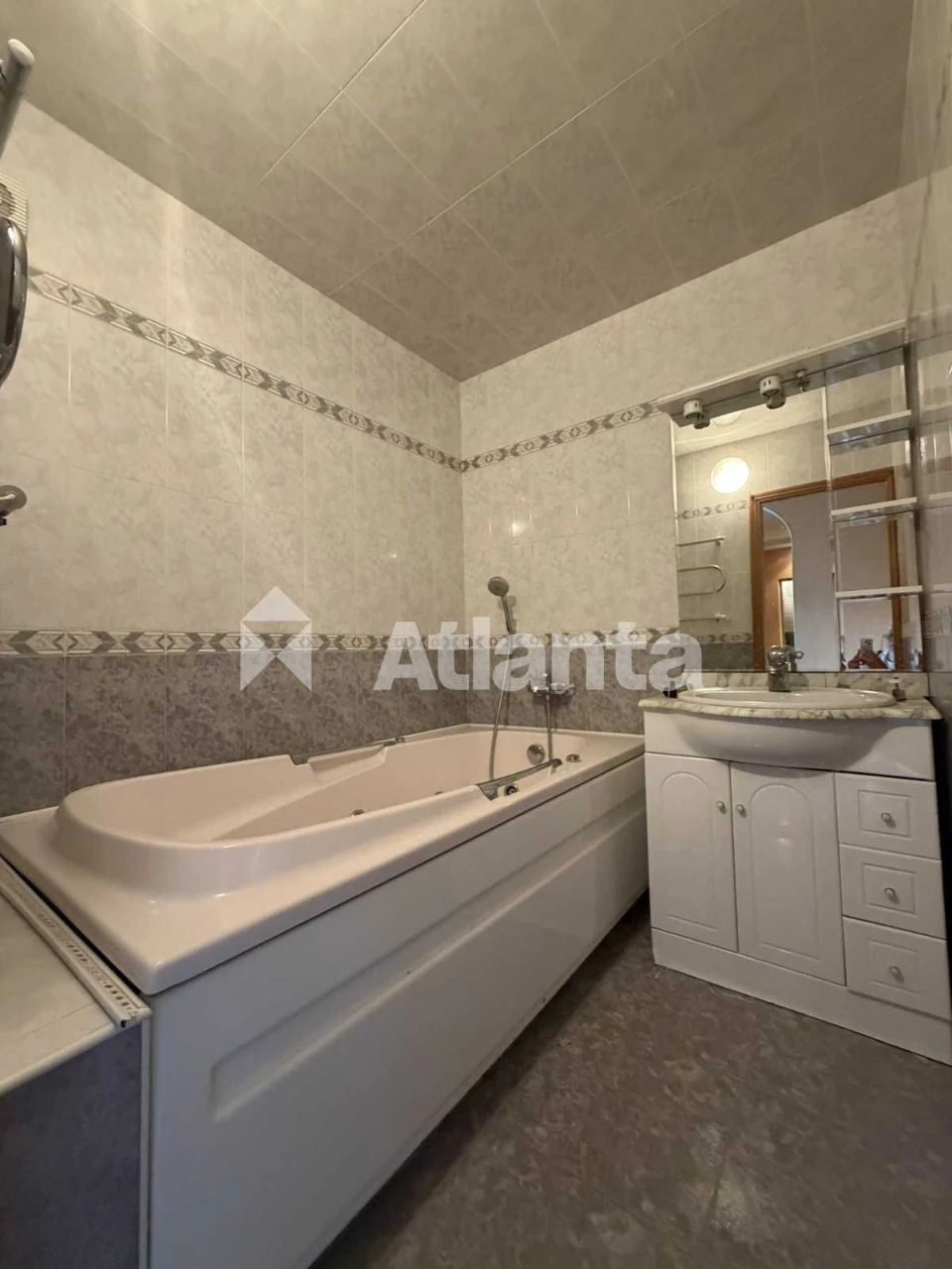 В продаже 4-комнатная  квартира с 3-мя санузлами  110 м² на