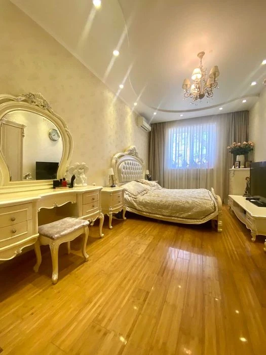 2-storey house for sale on Adm. Lazareva St.