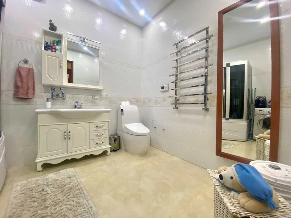 2-storey house for sale on Adm. Lazareva St.