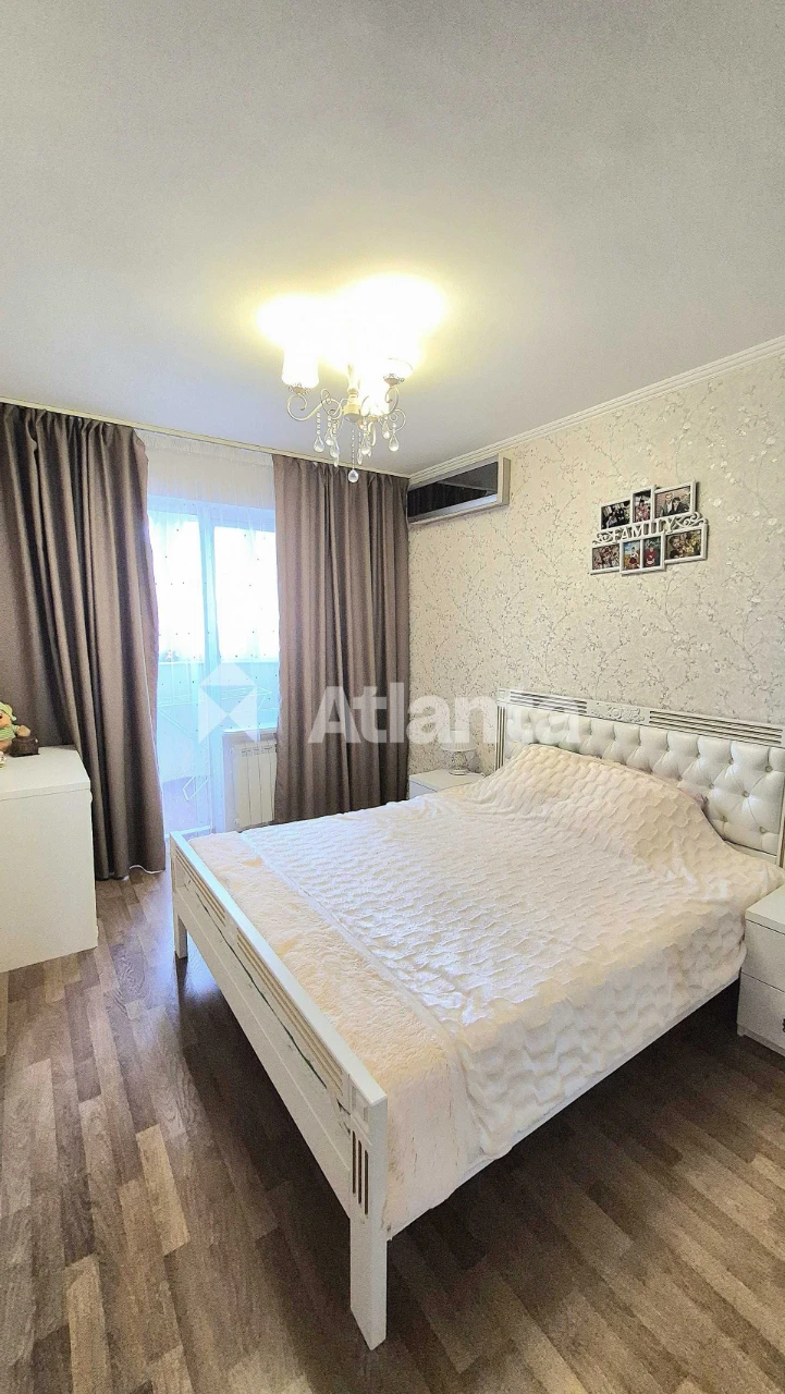 4-кімнатна квартира 85 м², шикарний ремонт, укомплектована.