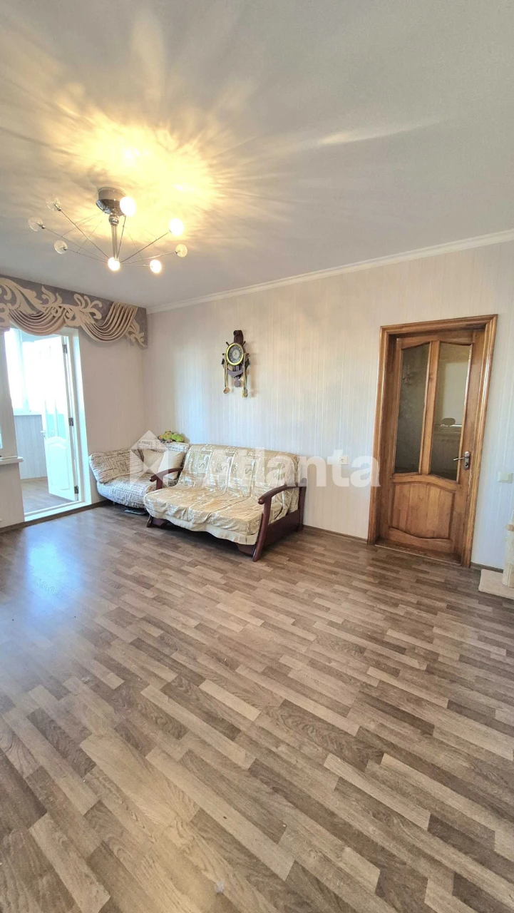 4-кімнатна квартира 85 м², шикарний ремонт, укомплектована.