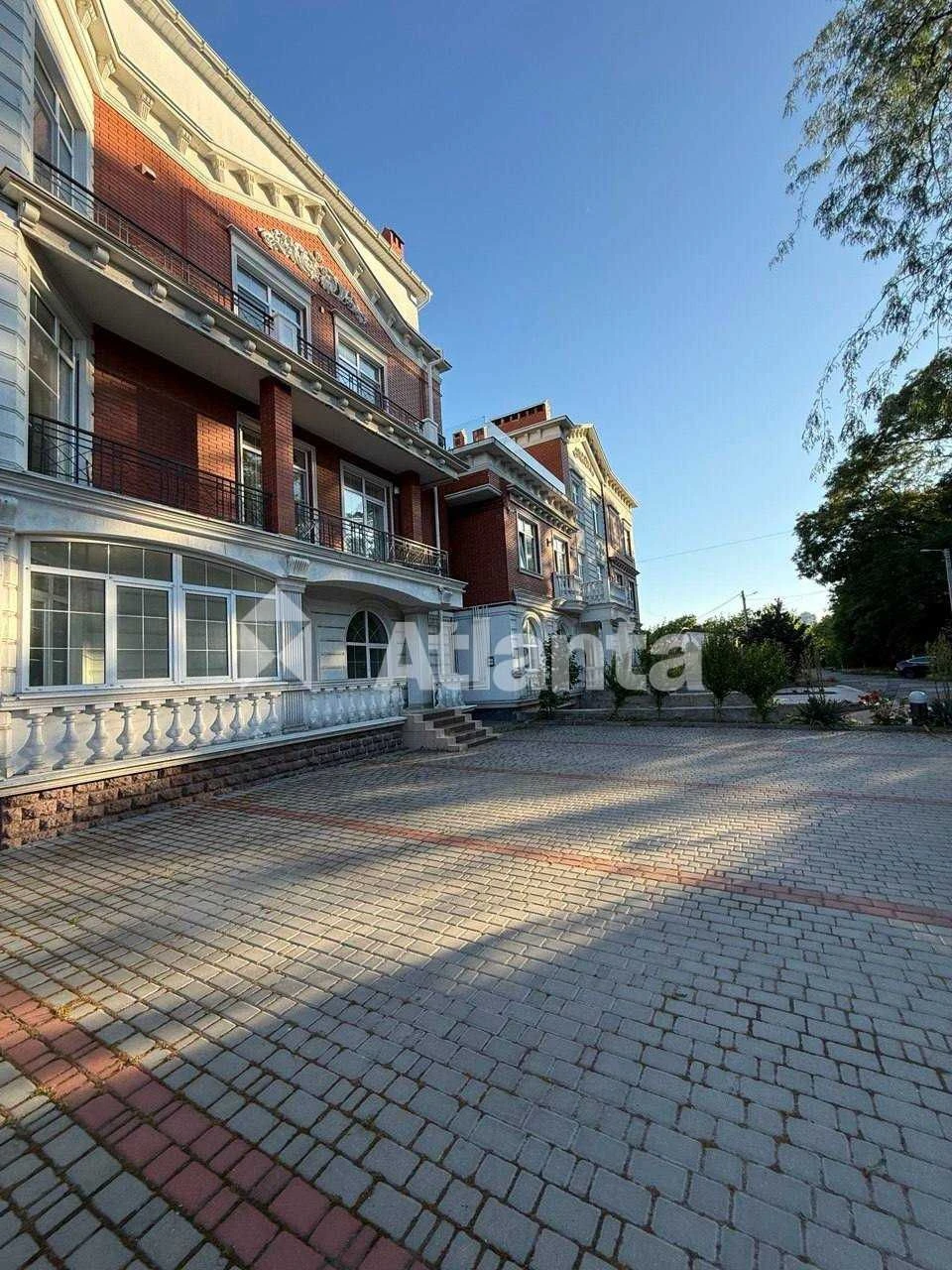 Фонтан. 2-кім з АГВ та терасою 50м2 в елітному малоквартирно