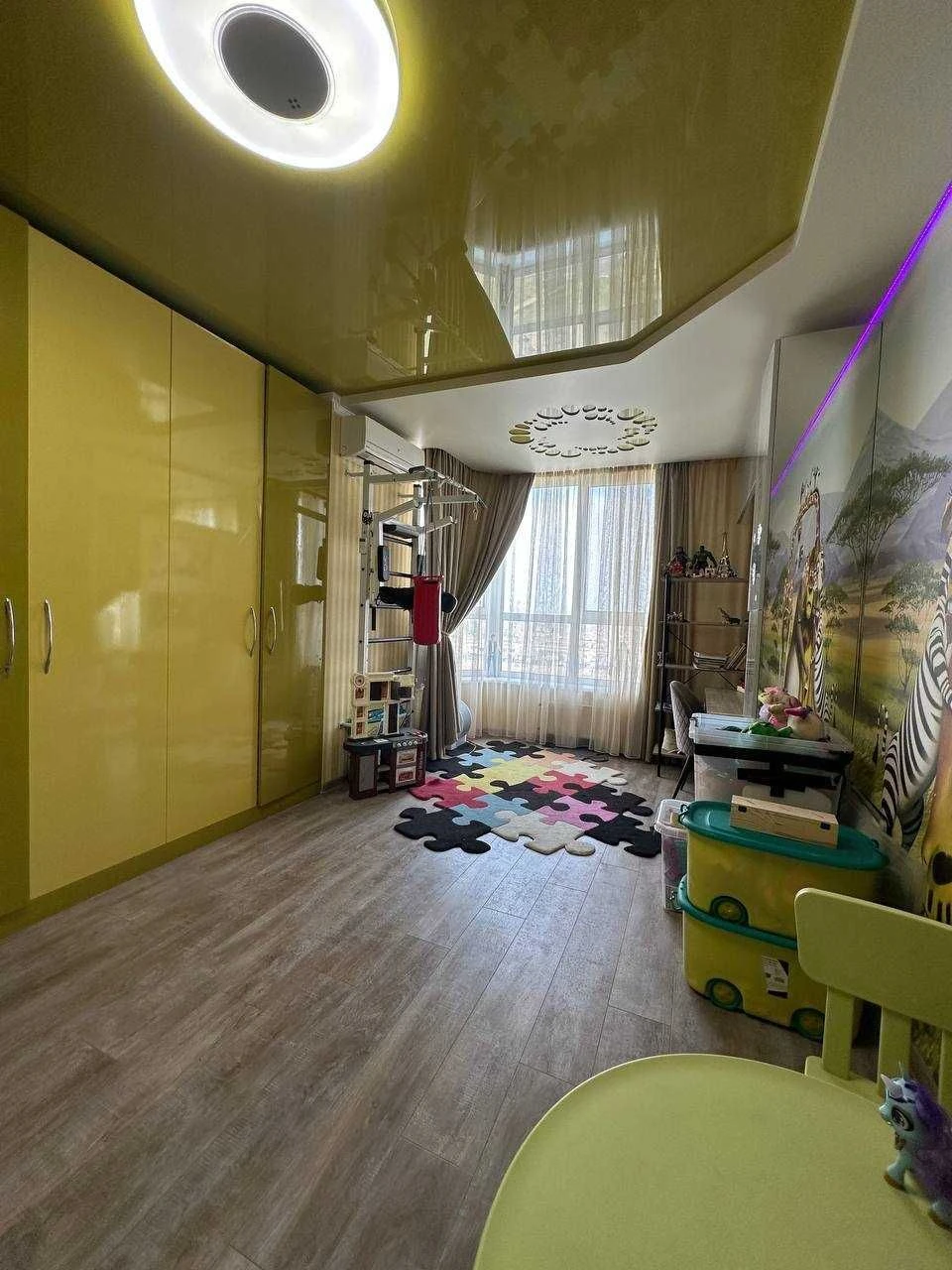 ЕКСКЛЮЗИВНА 2- кімнатна квартира 100 М²