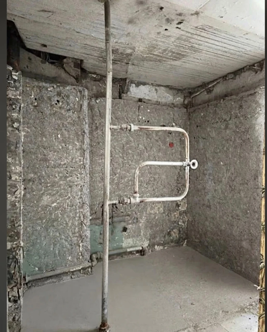 3 комнатная на Бочарова/Крымский бульвар! Газ! Начат ремонт.