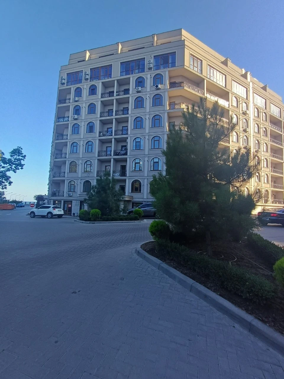 Продам 1 комнатную ЖК Авиньон новострой. Отличная цена. Ул.Д